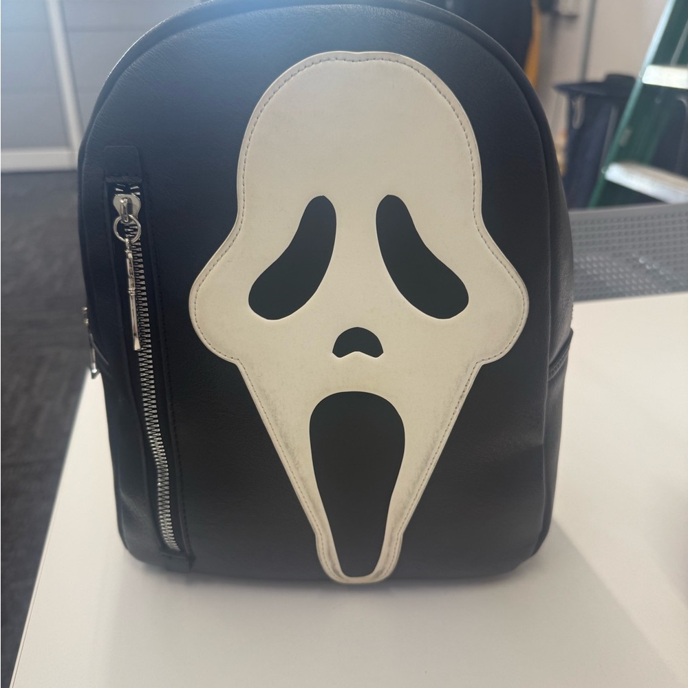Glow in the dark Backpack Ghostface Design
